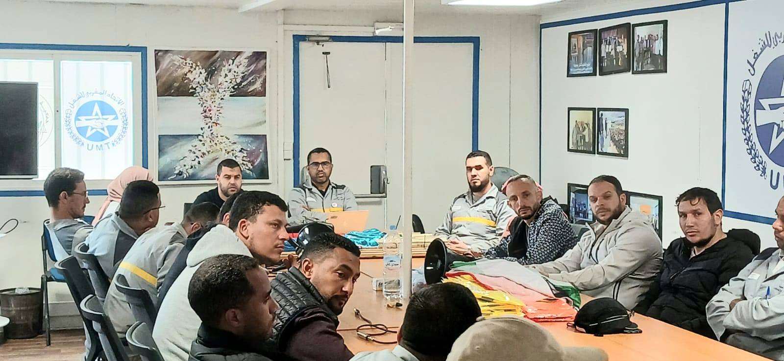 إجتماع المكتب النقابي مع مناديب الأجراء إستعدادا لفاتح ماي